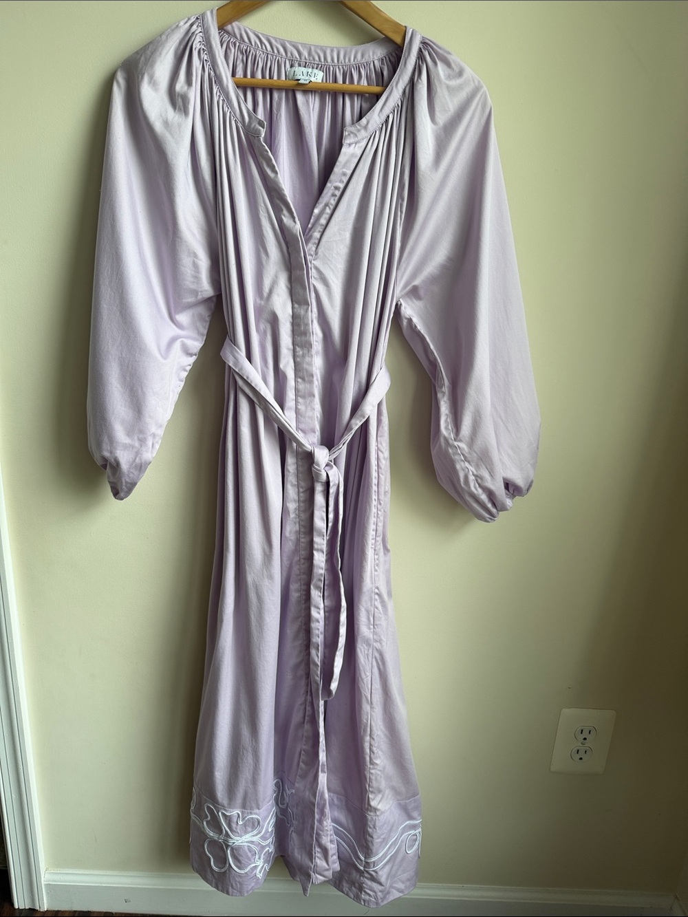 LAKE Lavender Belted Embroidered Puff Sleeve Full Button Brunch Dress M